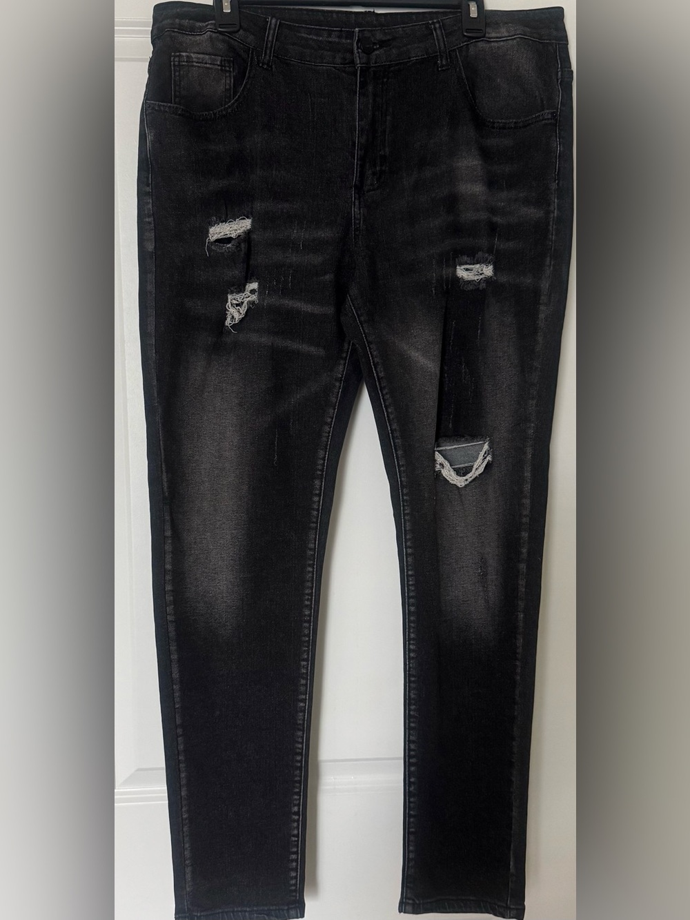 Men’s Black Distressed Skinny Jeans